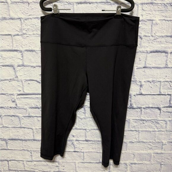 Lululemon Wunder Train High-Rise Crop 23"
Black (First Release) size 18 - Picture 1 of 11